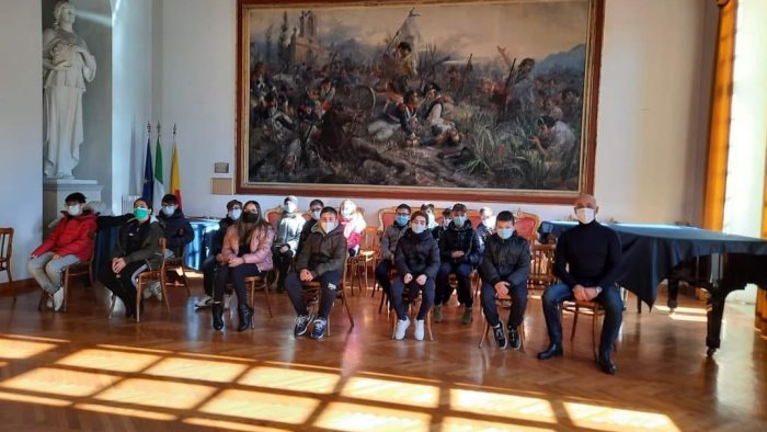 cava de tirreni gli studenti dell istituto balzico in comune