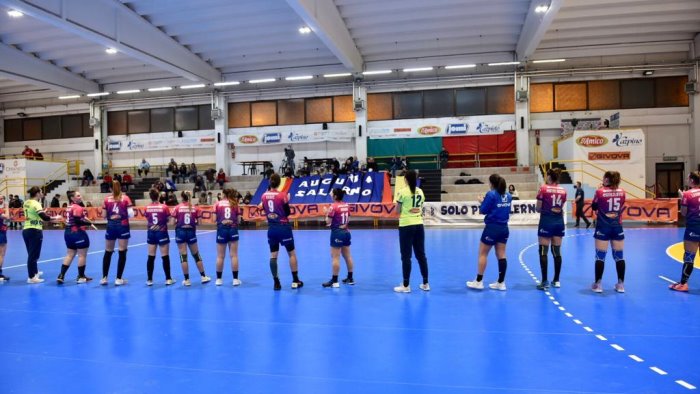 pallamano a1 la jomi salerno passeggia nell ultima casalinga del 2021