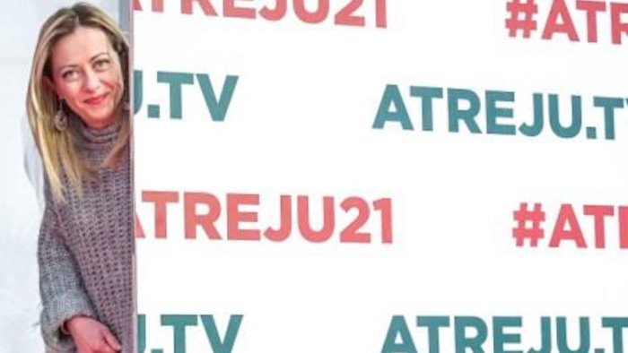 giorgia meloni chiude atreju definirsi conservatori e rivoluzionario