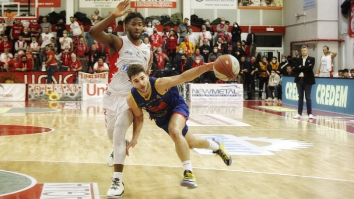 basket scafati ko a cento 75 70 rossi mancata precisione nei dettagli