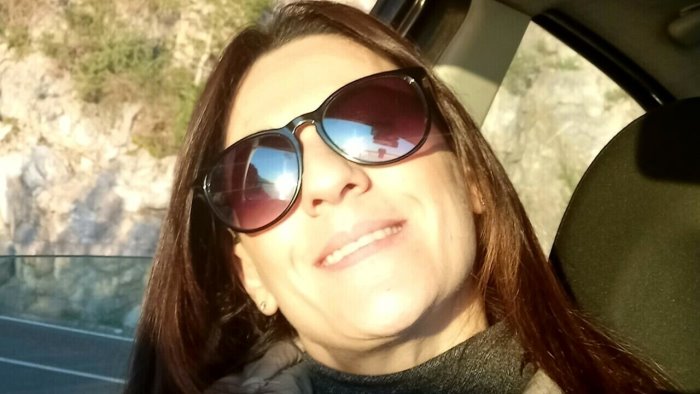 incidente mortale cava piange la 41enne simona lamberti