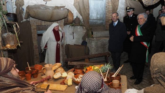 ordinanza de luca a pietrelcina annullato presepe vivente