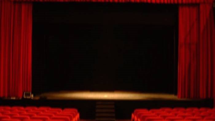 apre il teatro comunale luca barba a cava de tirreni
