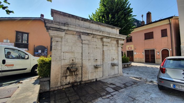 covid situazione si aggrava a volturara decine i bimbi della materna positivi