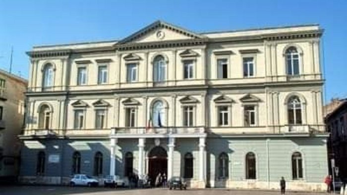 nola boom di contagi stop agli eventi in citta