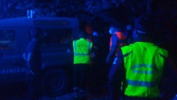 restano bloccati al buio sul montepertuso salvati due ragazzi