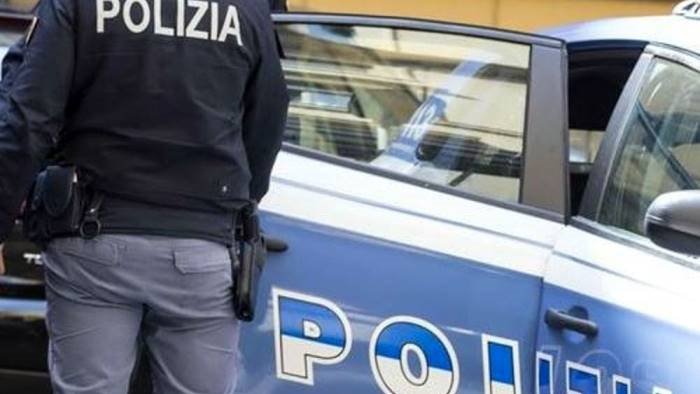 nocera inferiore choc in centro 55enne ferito con un colpo di pistola