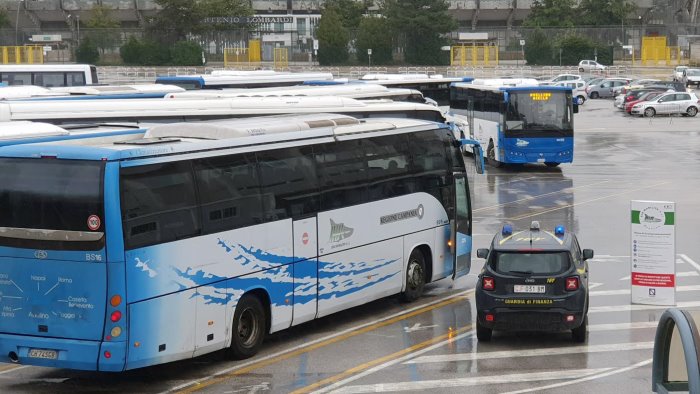green pass per accedere sui bus 90 certificazioni irregolari in un giorno