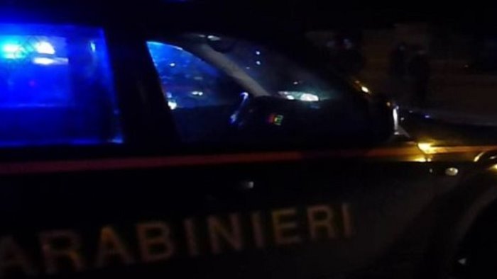 notte di violenza a paura mamma e figli salvati dai carabinieri