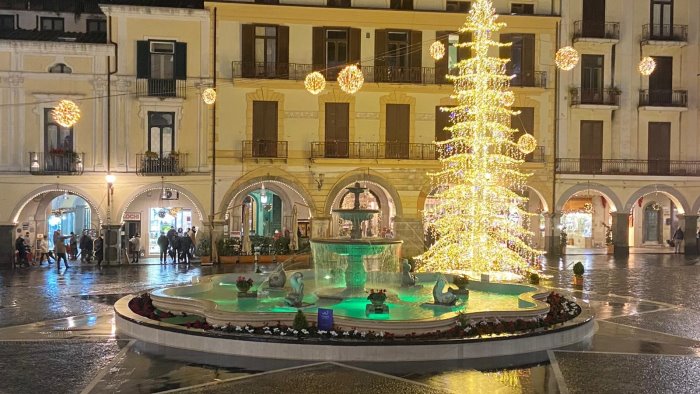 nuova vita per la storica fontana dei delfini a cava de tirreni