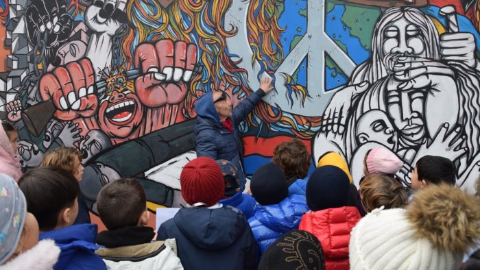 inaugurato ad agropoli il murales ama il prossimo tuo