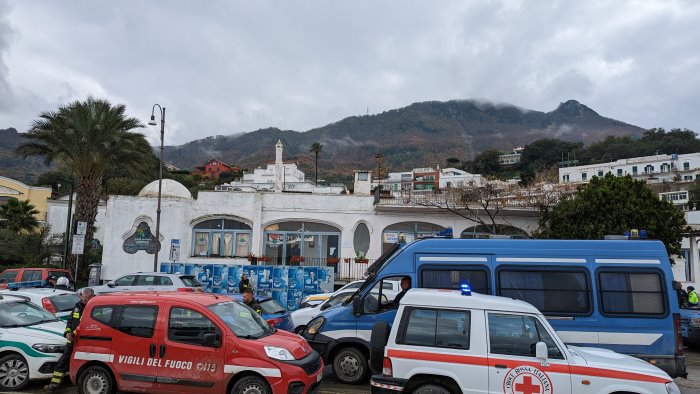 frana sulla statale 270 di ischia via al monitoraggio con tecnici e carabinieri