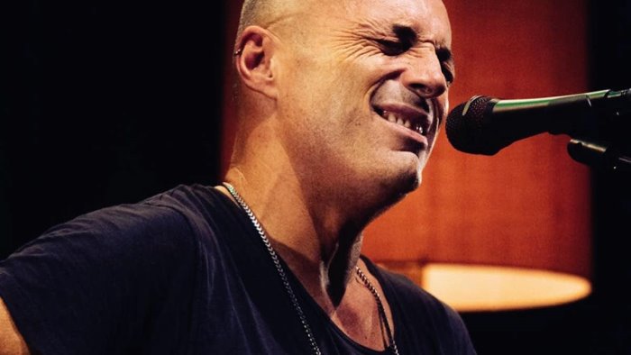 alex britti si esibira per il concerto di capodanno a nocera inferiore