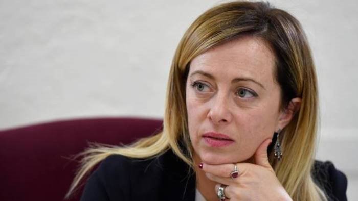 meloni migranti da noi viene chi ha soldi da dare agli scafisti