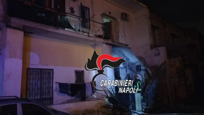 esplode bombola di gas nella notte famiglia salva per miracolo