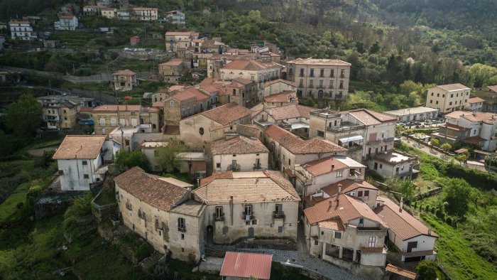 infrastrutture parchi gioco in aree degradate di 18 comuni del cilento