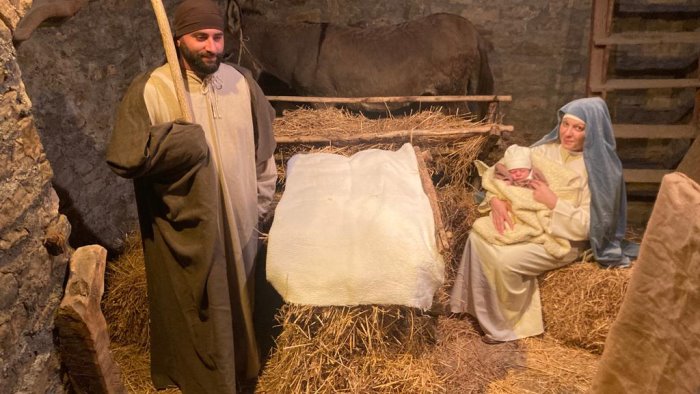 dopo due anni torna il presepe vivente a pietrelcina le foto