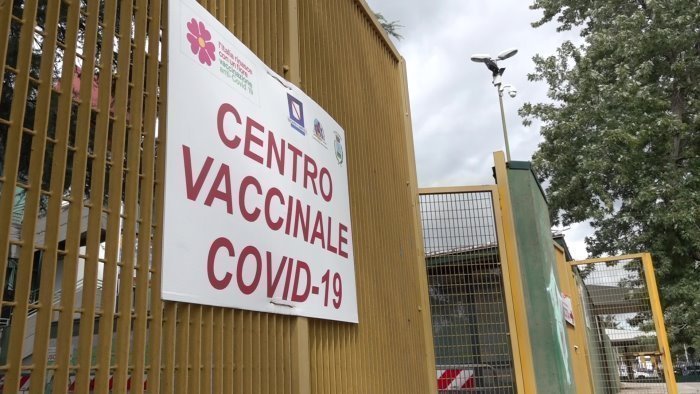 covid inizio anno con i vaccini al paladelmauro somministrazioni dal 2 gennaio