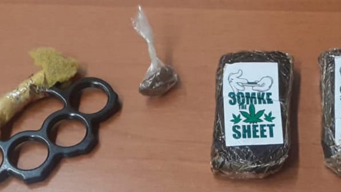 detenzione e spaccio di droga denunciati due giovani nel casertano