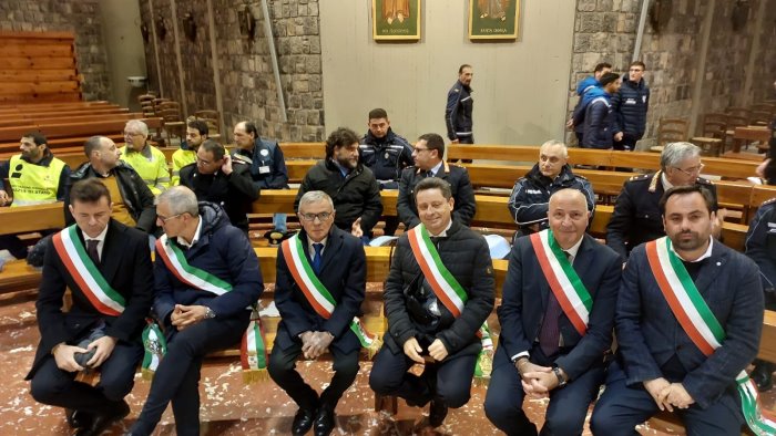 sorrento l arcivescovo alfano ha celebrato la messa per la polizia di stato