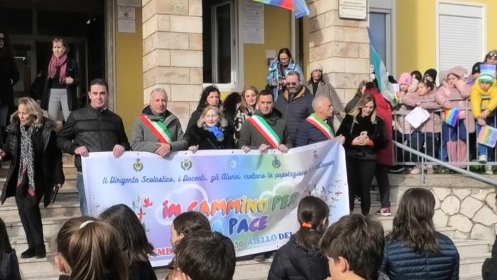 ad aiello del sabato la marcia della pace migliaia di studenti in corteo