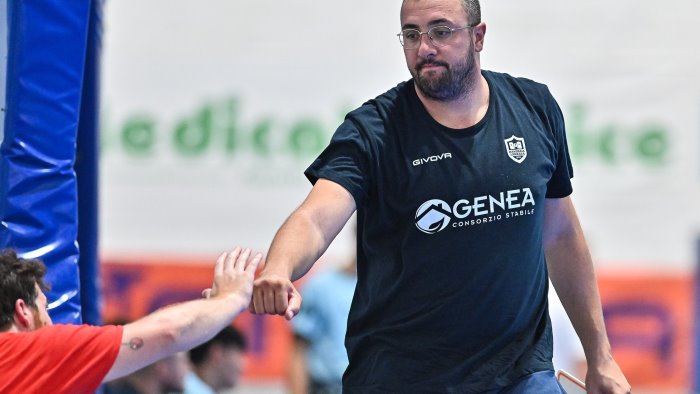 pallamano a silver genea lanzara ko nella tana del molteno