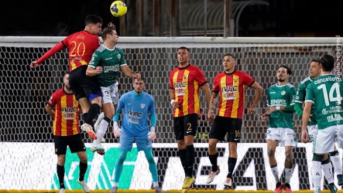 benevento avellino 0 1 tabellino e voti dei lupi