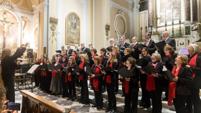 a sorrento il concerto di natale nella chiesa dei frati minori francescani