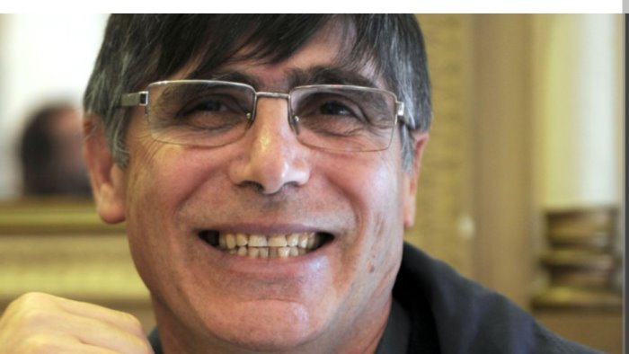 e natale sono ore benedette venite attorno al presepe c e posto per tutti