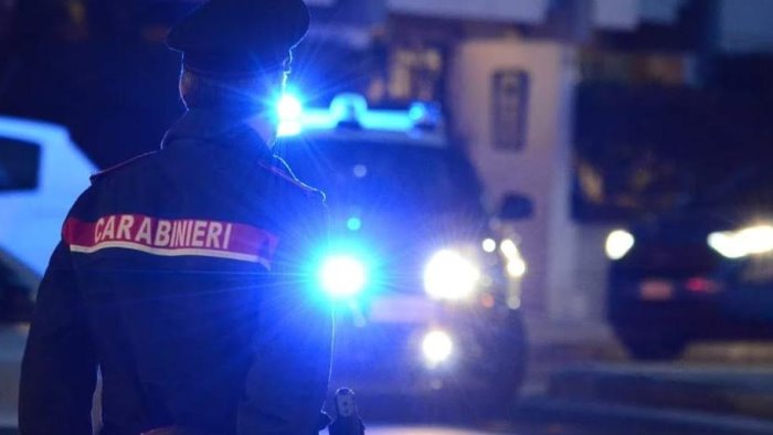 ladri in fuga a montefalcione caccia alla banda con il passamontagna