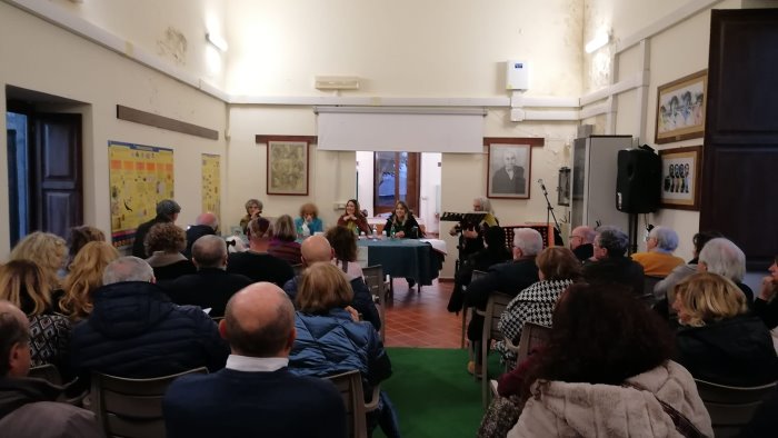 grottaminarda antologia poetica successo di pubblico al castello d aquino