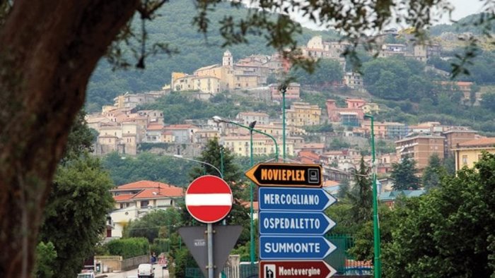 muore il fratello e le occupano la casa indignazione e rabbia a capocastello