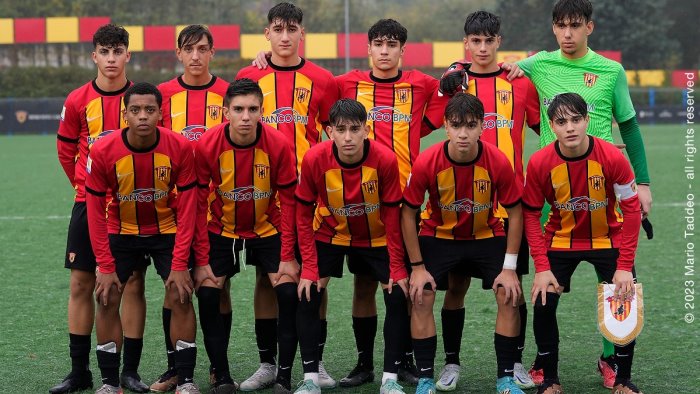 under 16 il benevento rifila quattro reti all ancona e si avvicina al primato