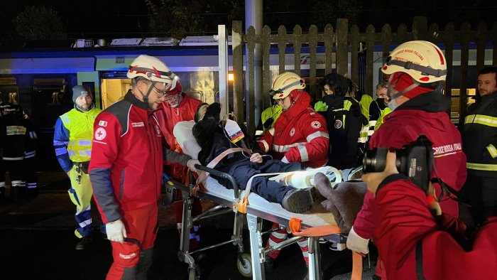 treno in fiamme simulazione del piano di emergenza nella galleria torricchio