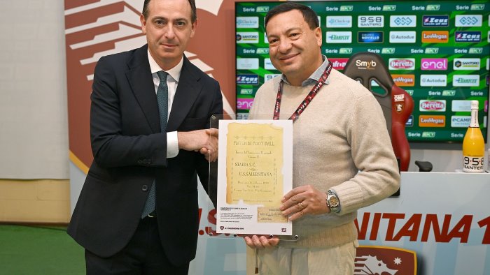 salernitana juve stabia nel pre partita omaggiato il club stabiese