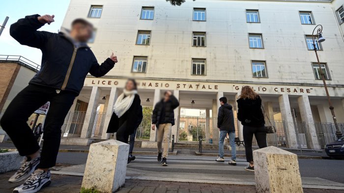 lista stupri al giulio cesare la preside in questura c e un sospettato