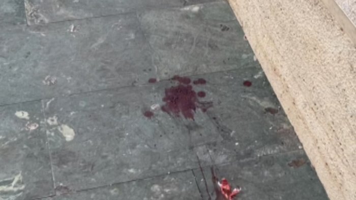 salerno movida violenta pestato un 15enne in piazza della liberta