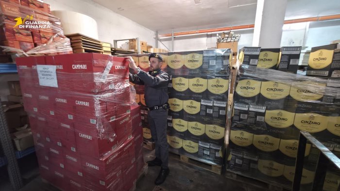sant egidio del monte albino sequestrate 11mila bottiglie rubate in piemonte