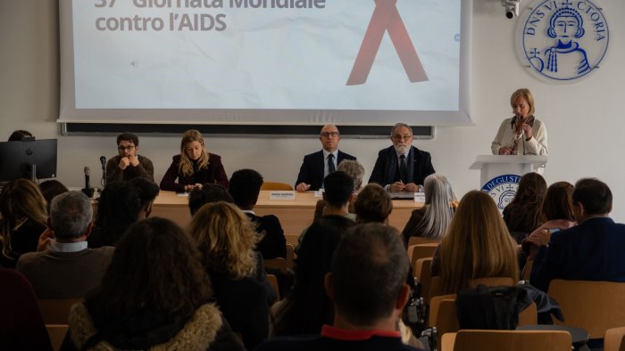 giornata mondiale contro aids unisannio riflettori su prevenzione e diritti