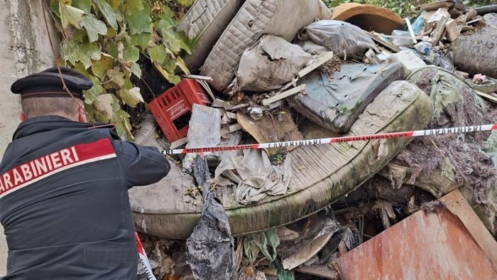 terra dei fuochi sequestri e denunce in 4 comuni del casertano