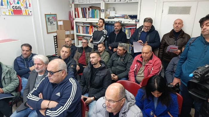 arcelor reindustrializzazione necessaria non siamo criminali fateci lavorare