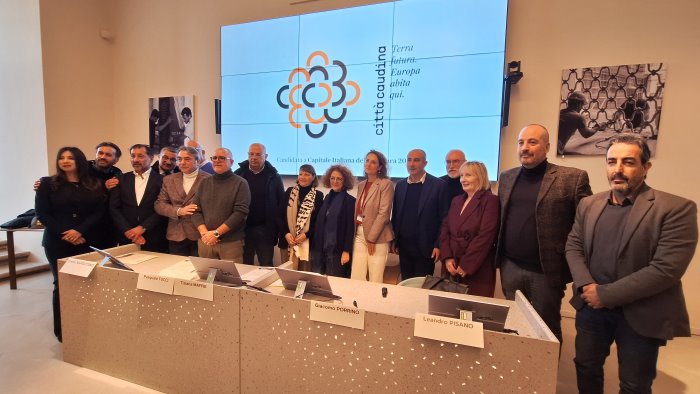 i 14 comuni della citta caudina alla reggia di caserta