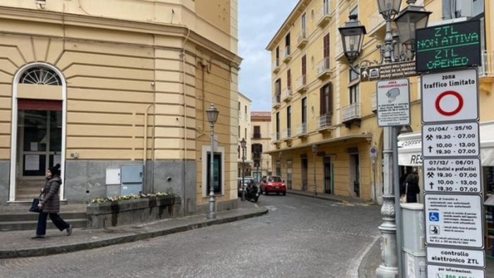 sorrento problemi negli edifici scolastici vertice con il commissario