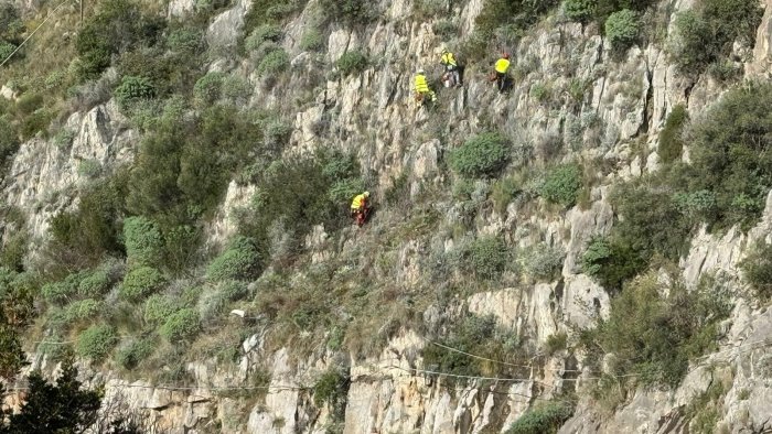 frana a furore c e la svolta da giovedi sera riapre la statale amalfitana