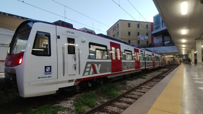 circumvesuviana prove nuovo treno servizio ridotto sulla volla baiano