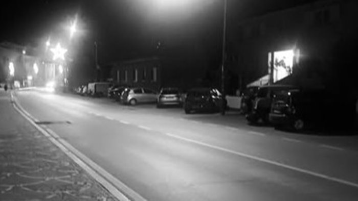 ariano della croce martiri resta al buio tra luci di natale non per tutti