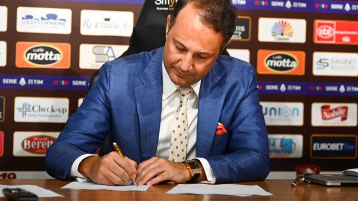 salernitana iervolino apre il portafogli immissione di 20 milioni per il club