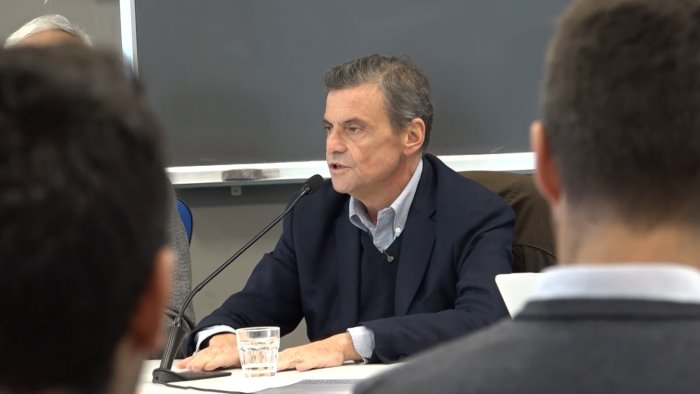 calenda a napoli l universita federico ii mai saputo di alcun convegno