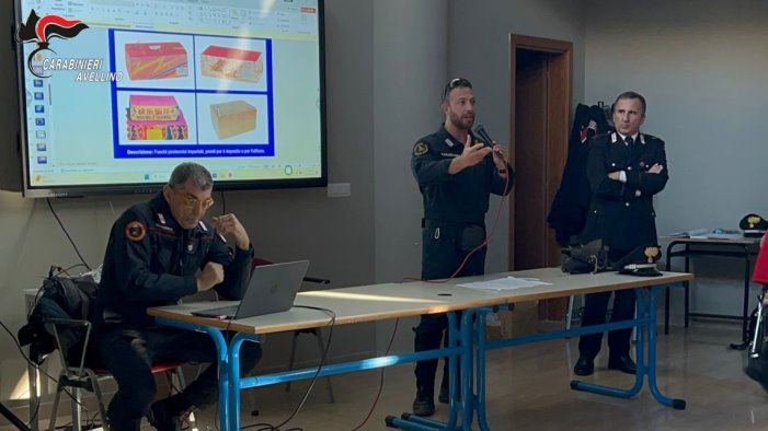 sicurezza nell uso dei fuochi d artificio carabinieri fanno prevenzione