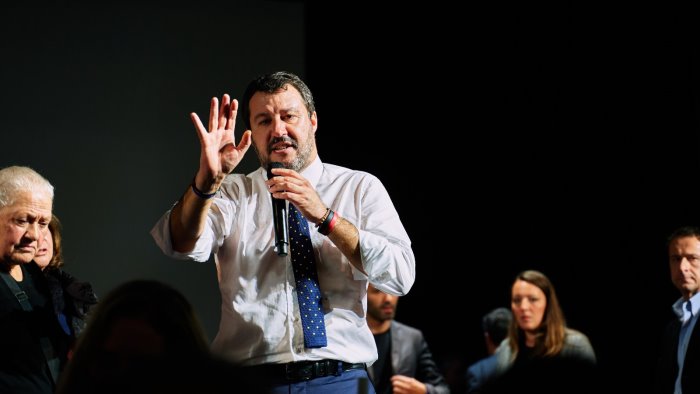 salvini sembra che l ue stia boicottando il processo di pace